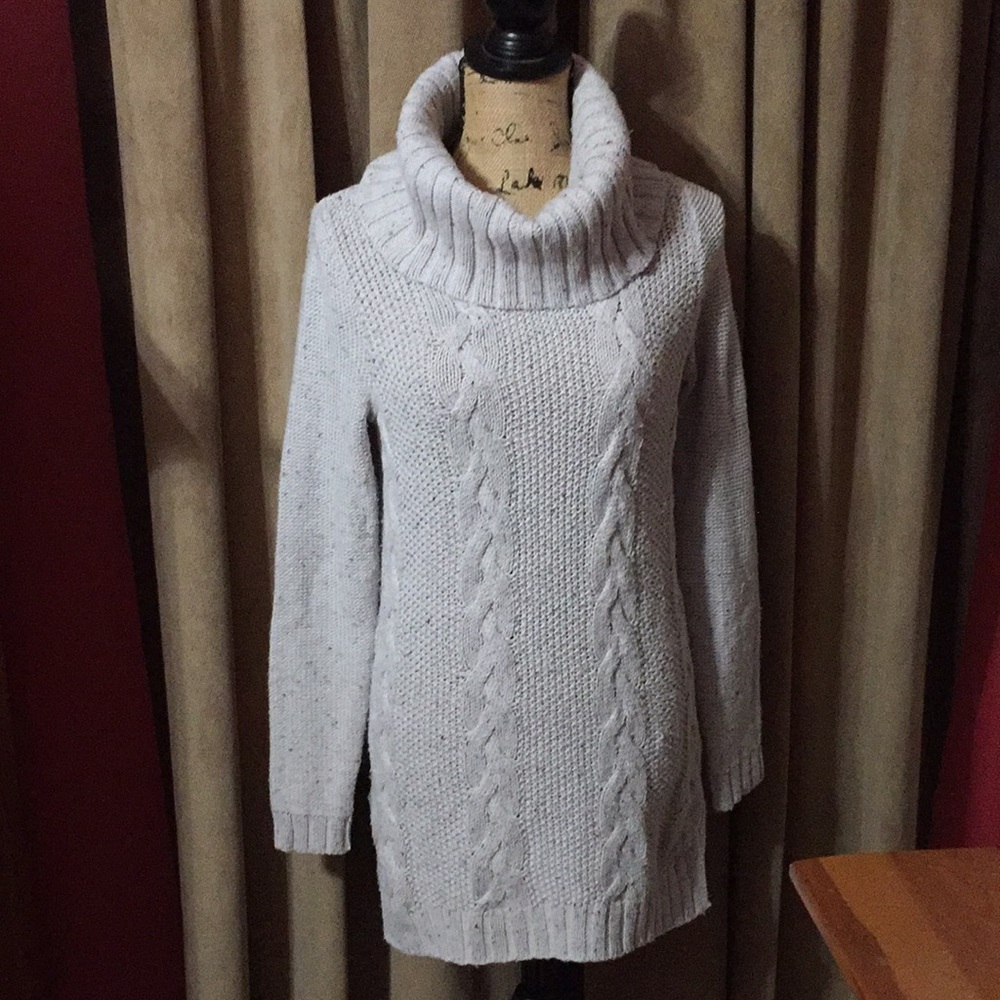 Old Navy Beige Sweater